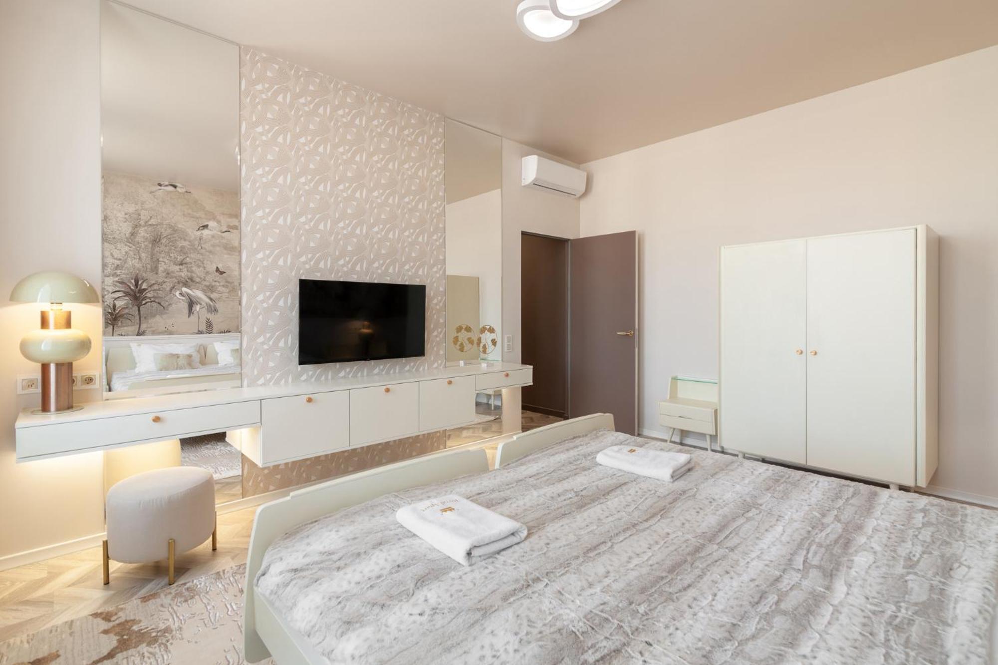 Royal Aparts Multi Lviv Exterior photo
